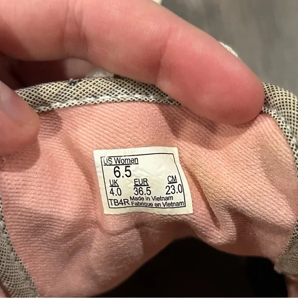 Vans - Picture 3 of 3